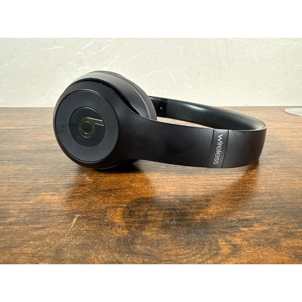 Beats by Dre Solo3 Wireless On-Ear Headphones Matte Black A1796 Bluetooth